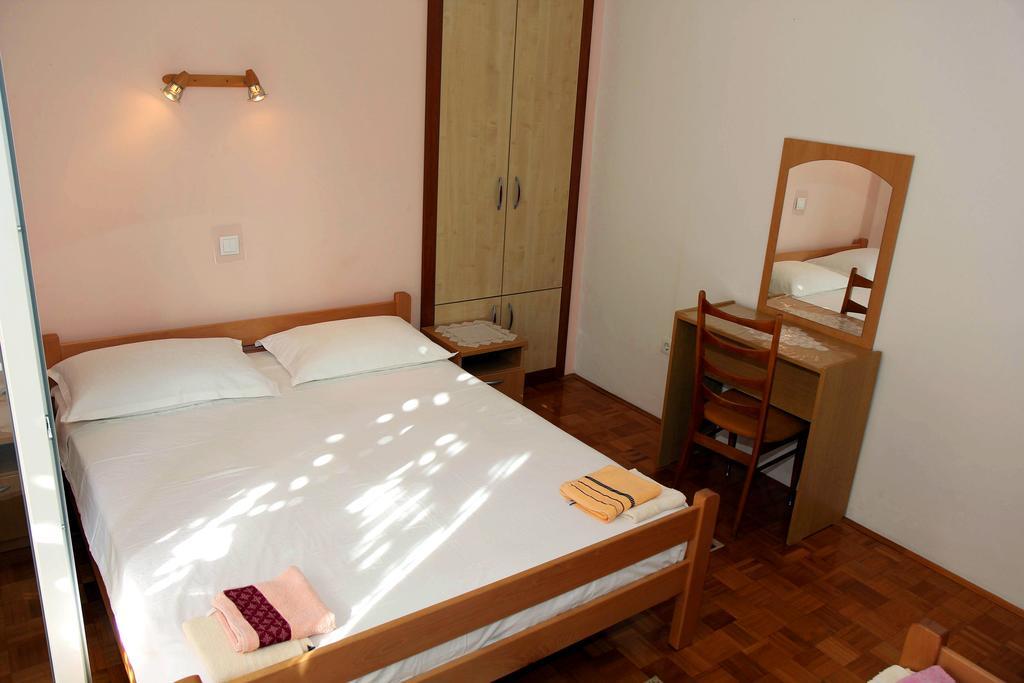 Apartments J&R Babara Biograd Na Moru Room photo