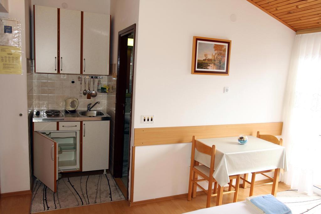 Apartments J&R Babara Biograd Na Moru Room photo