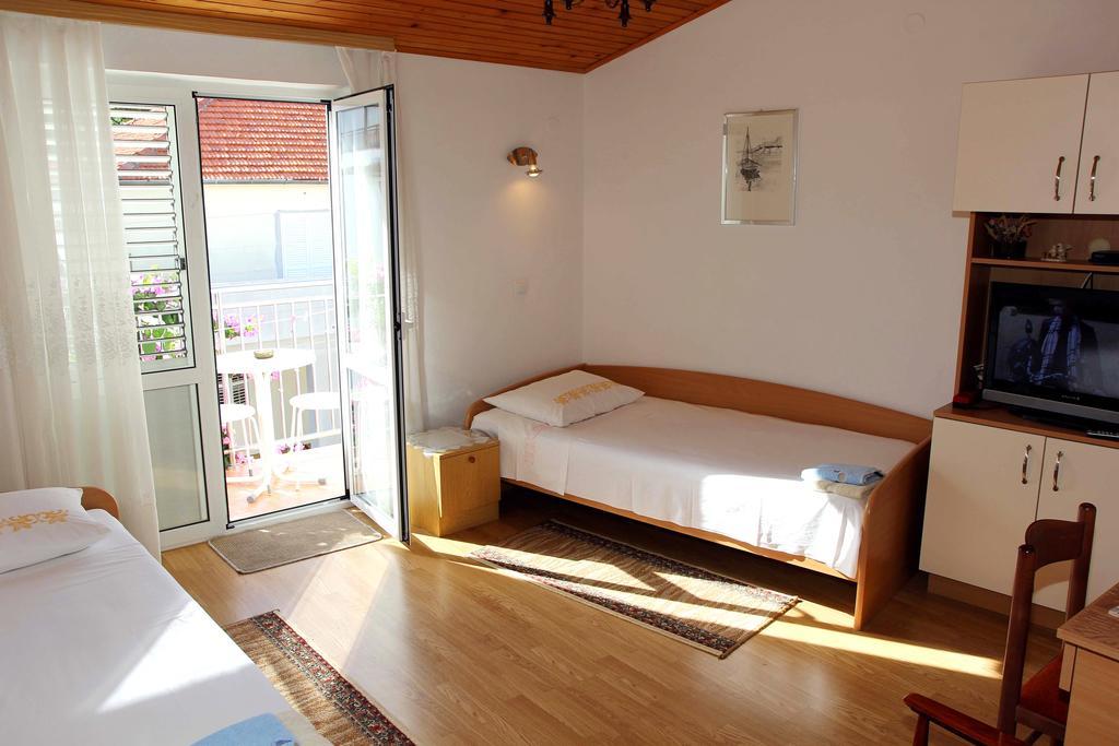 Apartments J&R Babara Biograd Na Moru Room photo
