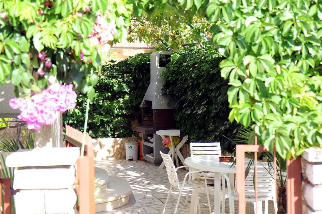 Apartments J&R Babara Biograd Na Moru Exterior photo